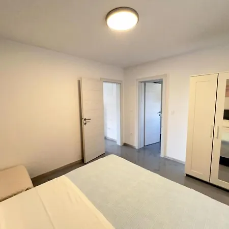 Apartman One Bedroom With Sea View 1